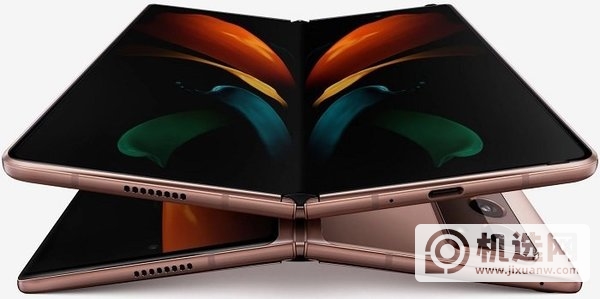 三星GalaxyZFold3手机外形怎么样-三星GalaxyZFold3采用什么折叠方式