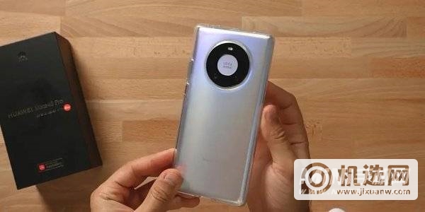 华为mate40pro和iphone11pro哪个好-参数对比