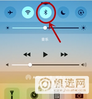 BeatsStudio3Wireless怎么连接iPhone-怎么和苹果设备连接