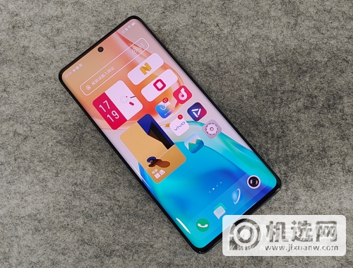 vivos15和opporeno8区别大吗-手机配置分析-怎么选择